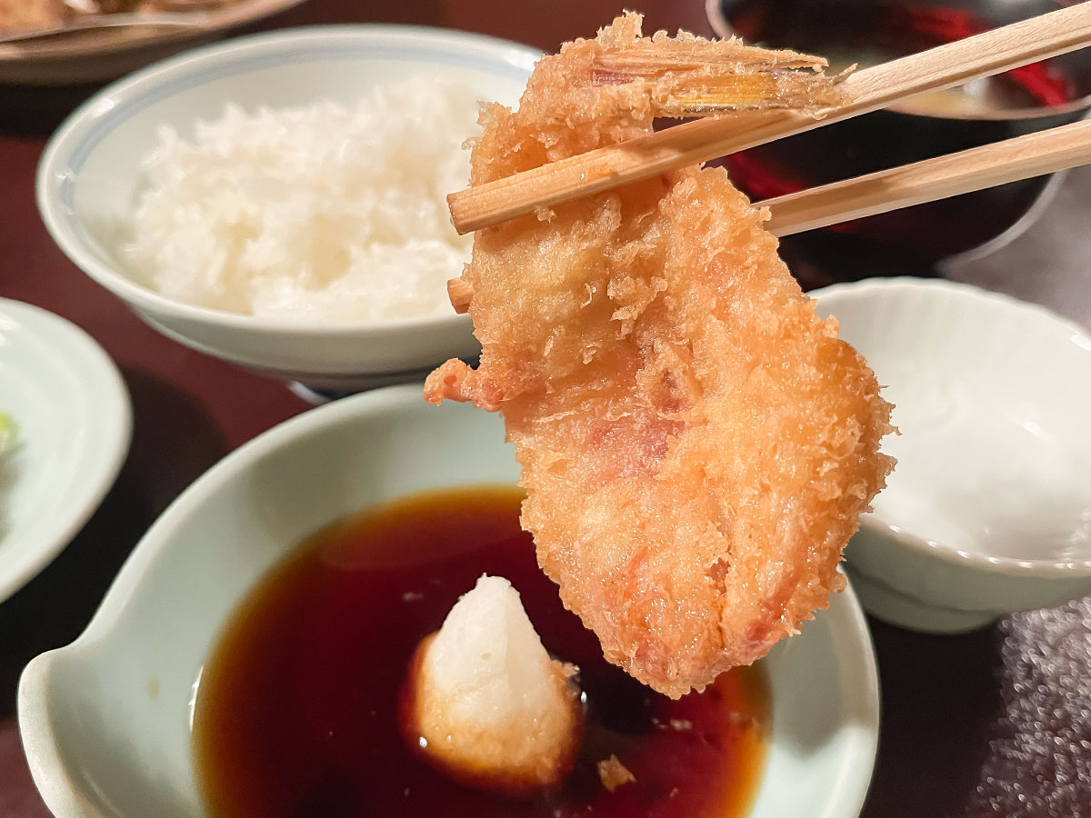 老舗の天麩羅屋「登良屋(とらや)」で刺身盛合せ1.5人前・天ぷら盛り食べたよ/横浜・関内