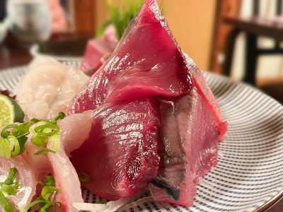 老舗の天婦羅屋「登良屋(とらや)」で刺身盛合せ1.5人前、天ぷら盛り食べたよ／横浜・関内