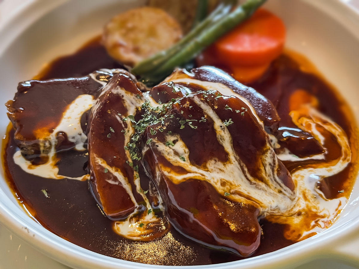 洋食「山手ロシュ」でナポリタンスパゲッティ、ビーフシチュー食べたよ！／横浜・山手