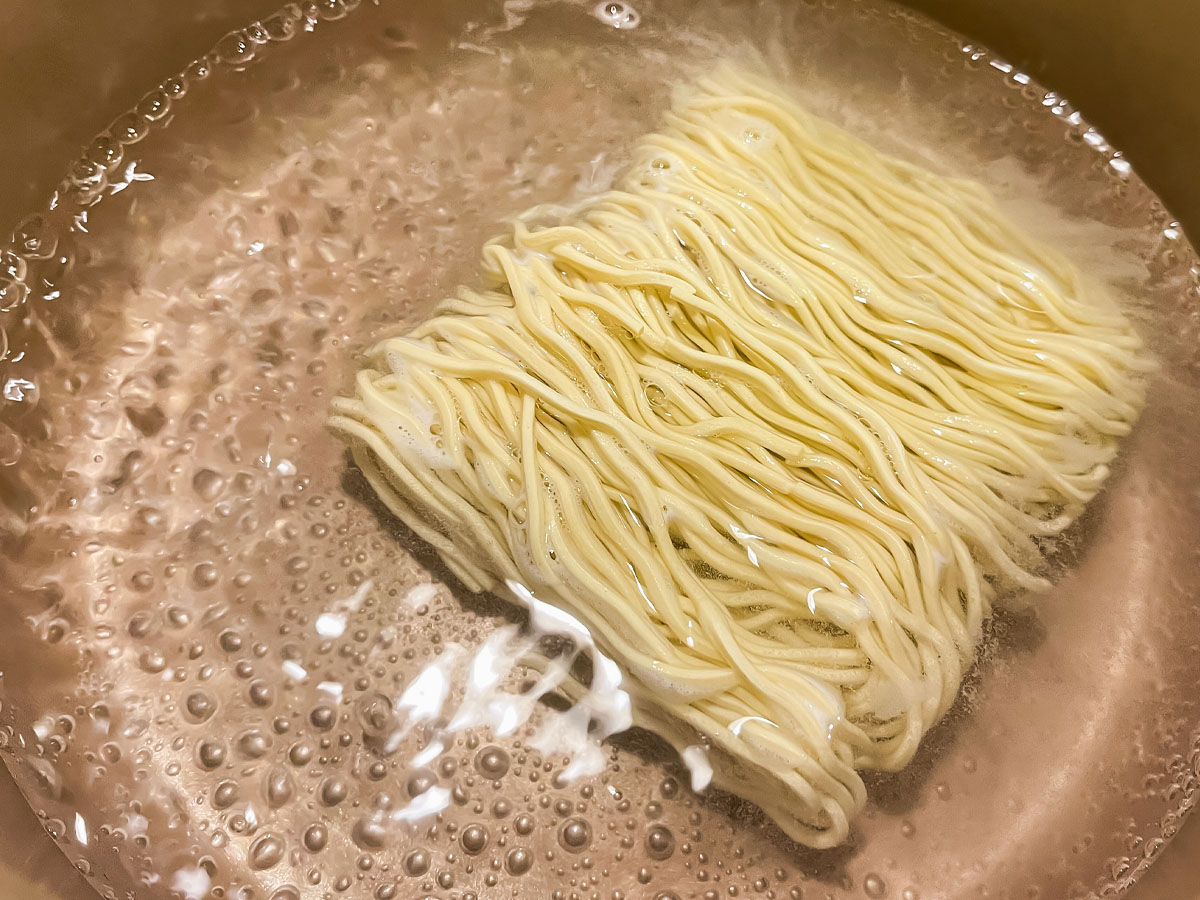 UMAMYの名店の一杯シリーズ、煮干し中華「麺やゼットン(絶豚)」食べたよ！／青森県