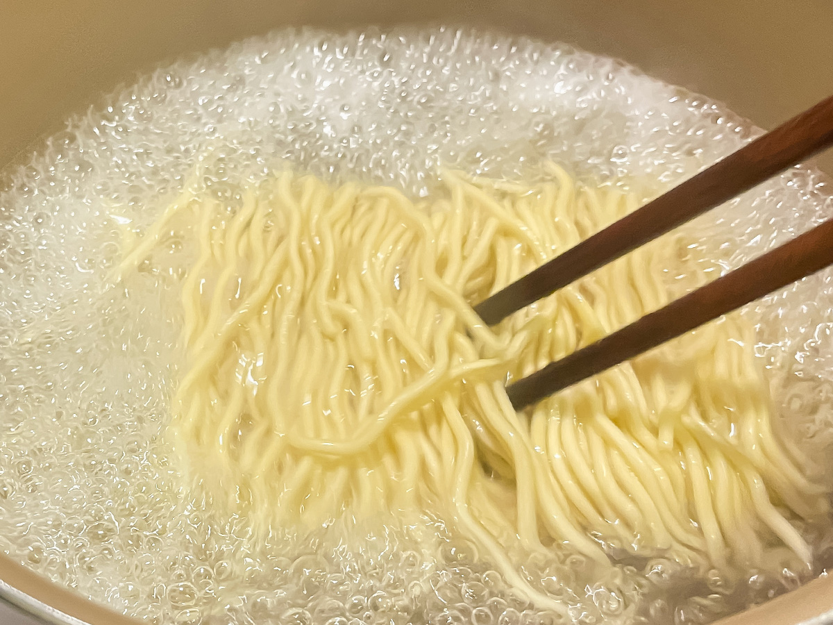 UMAMYの名店の一杯シリーズ、煮干し中華「麺やゼットン(絶豚)」食べたよ！／青森県