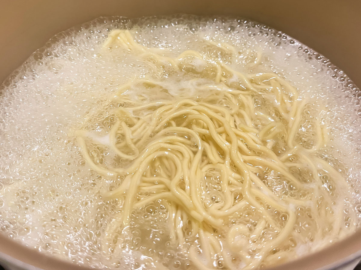 UMAMYの名店の一杯シリーズ、煮干し中華「麺やゼットン(絶豚)」食べたよ！／青森県