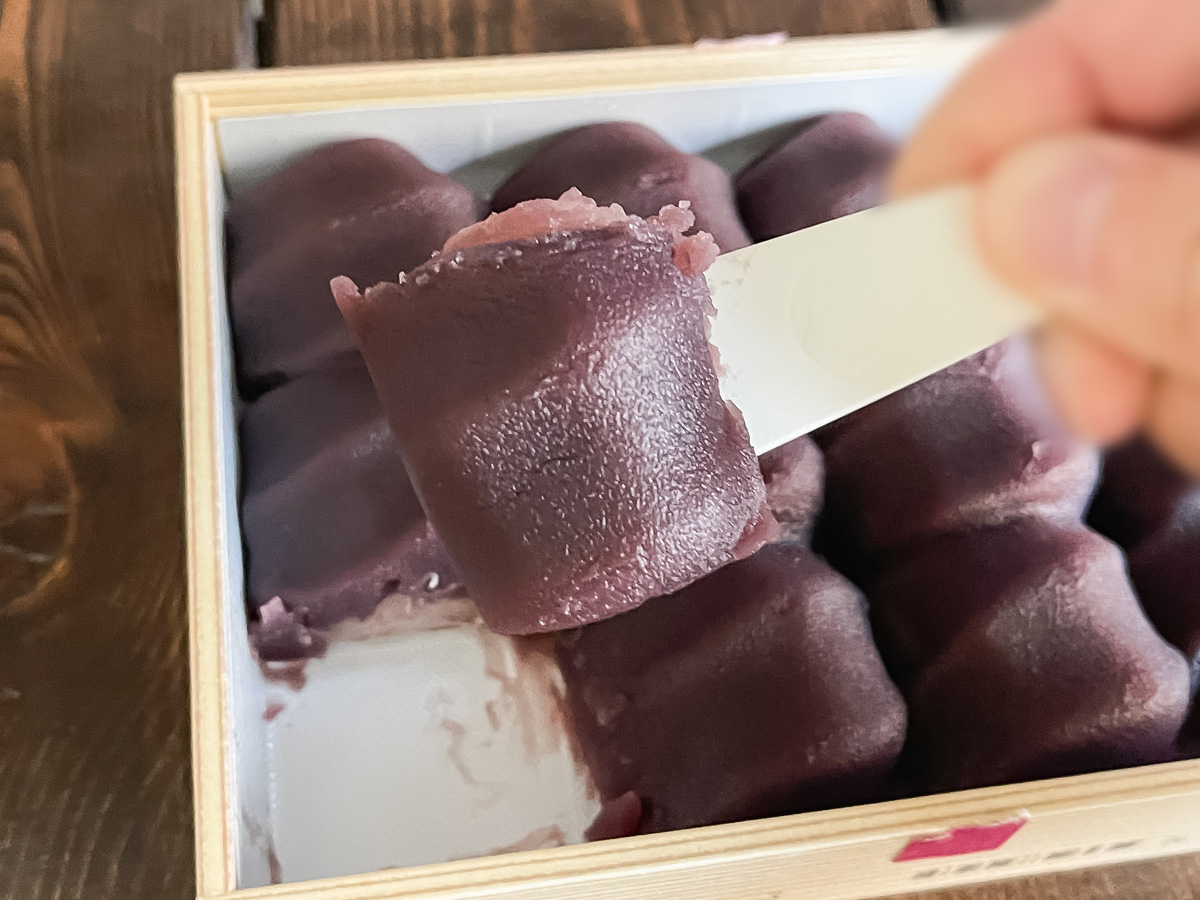 伊勢名物「赤福」食べたよ!/三重アンテナショップ