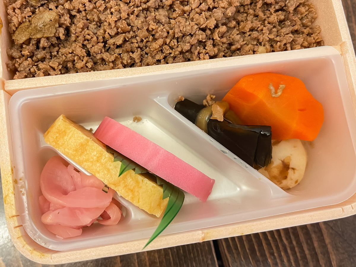 駅弁で有名な「新杵屋」牛肉どまん中の"カレー味"を食べてみた!/横浜高島屋・山形物産展駅弁で有名な「新杵屋」牛肉どまん中の"カレー味"を食べてみた!/横浜高島屋・山形物産展