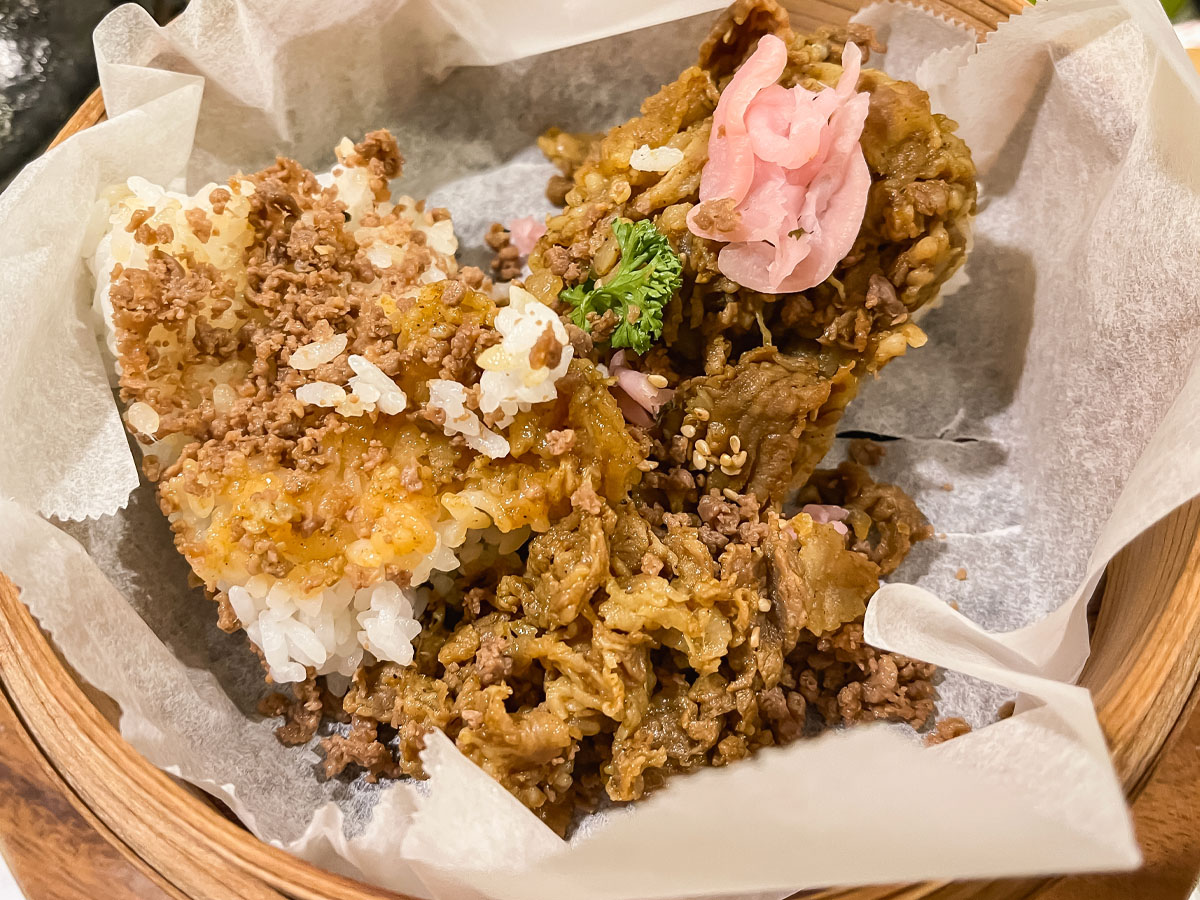 駅弁で有名な「新杵屋」牛肉どまん中の"カレー味"を食べてみた!/横浜高島屋・山形物産展