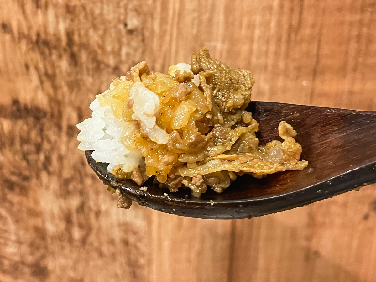 駅弁で有名な「新杵屋」牛肉どまん中の"カレー味"を食べてみた!/横浜高島屋・山形物産展