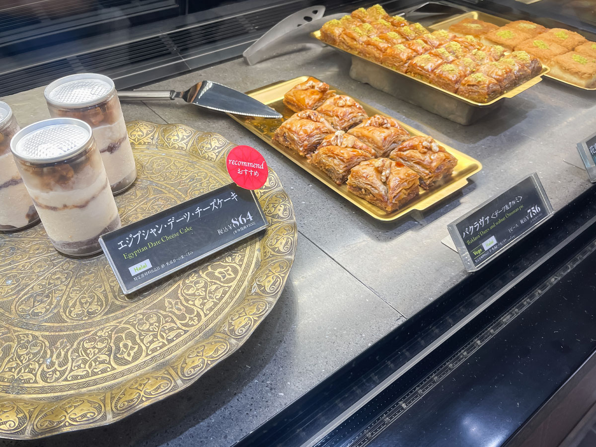 CARVAAN デリカテッセンで、アラビアンサンドのファラフェル&フムス食べた!/横浜高島屋