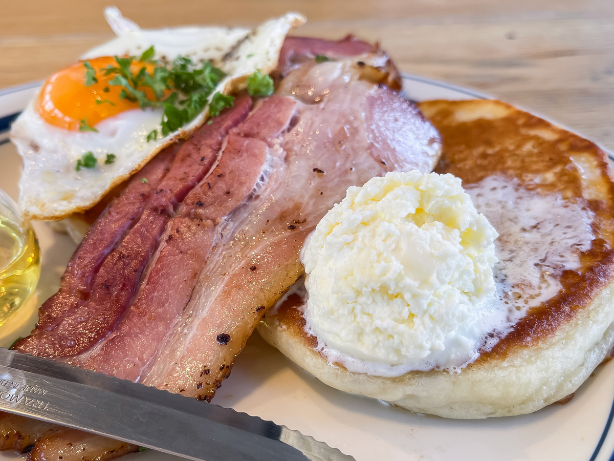 アダストリア(2685) 株主優待券でTHE WHARF HOUSEの朝食パンケーキ食べた!/横浜・山下公園