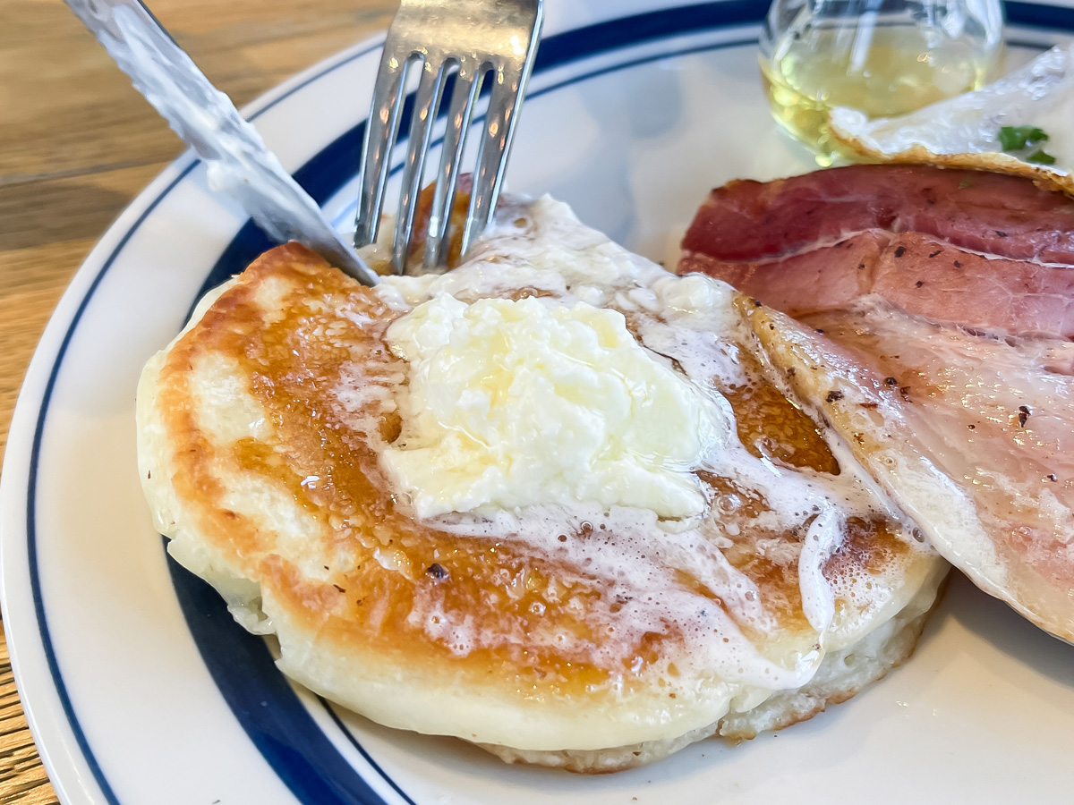 アダストリア(2685) 株主優待券でTHE WHARF HOUSEの朝食パンケーキ食べた!/横浜・山下公園