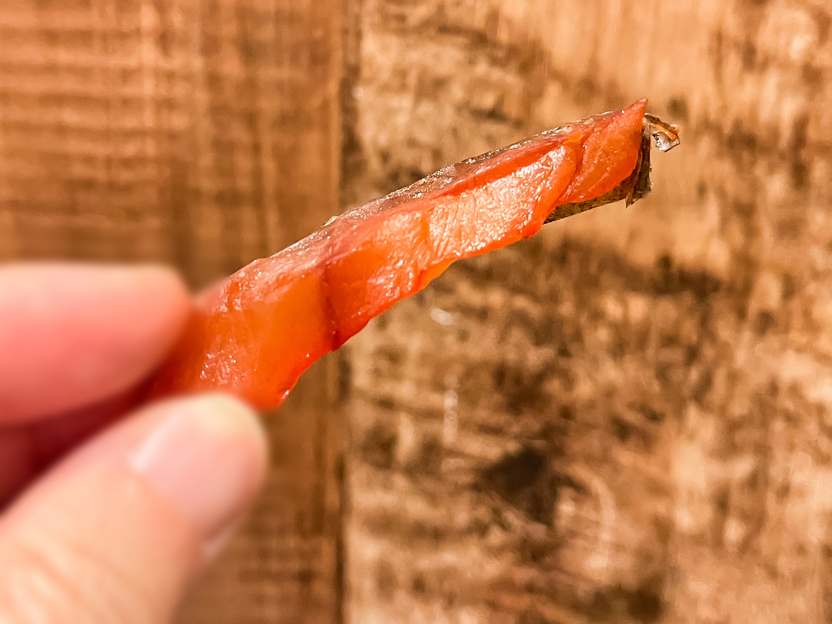 オンワードホールディングス(8016)の株主優待で「ほっけソフト燻製」プレーン味とペッパー味がきた!