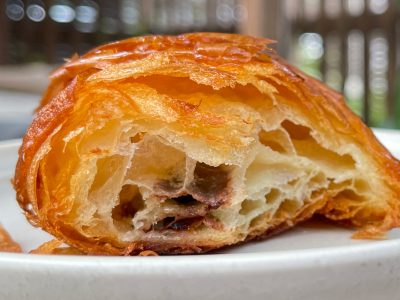「パンとエスプレッソと由比ガ浜商店」でクロワッサン ショコラ食べたよ／神奈川県鎌倉市