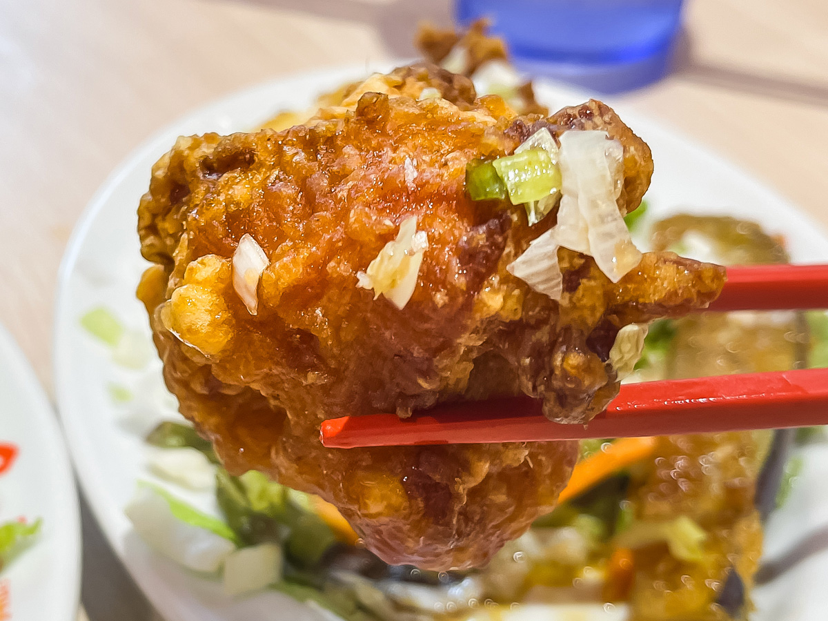 餃子専門店「大阪王将」でふわとろ天津炒飯、元祖焼き餃子、海老のチリソース、香味野菜油淋鶏食べた！