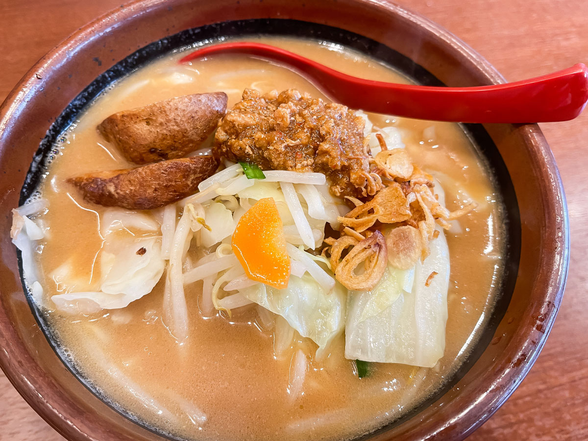味噌らーめん専門店「麺場 田所商店」で北海道味噌ラーメン、焼き餃子、チャーハン、モツ煮食べた!/横浜・関内