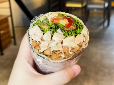 鶏肉専門店”梅や”の「UMEYA KITCHEN」でプロテインチキンブリトーと唐揚げ食べた／横浜吉田町