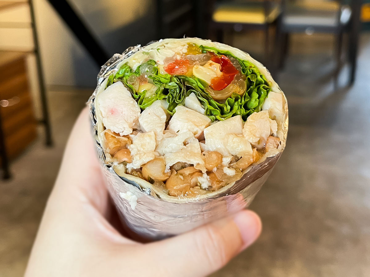 鶏肉専門店”梅や”の「UMEYA KITCHEN」でプロテインチキンブリトーと唐揚げ食べた/横浜吉田町