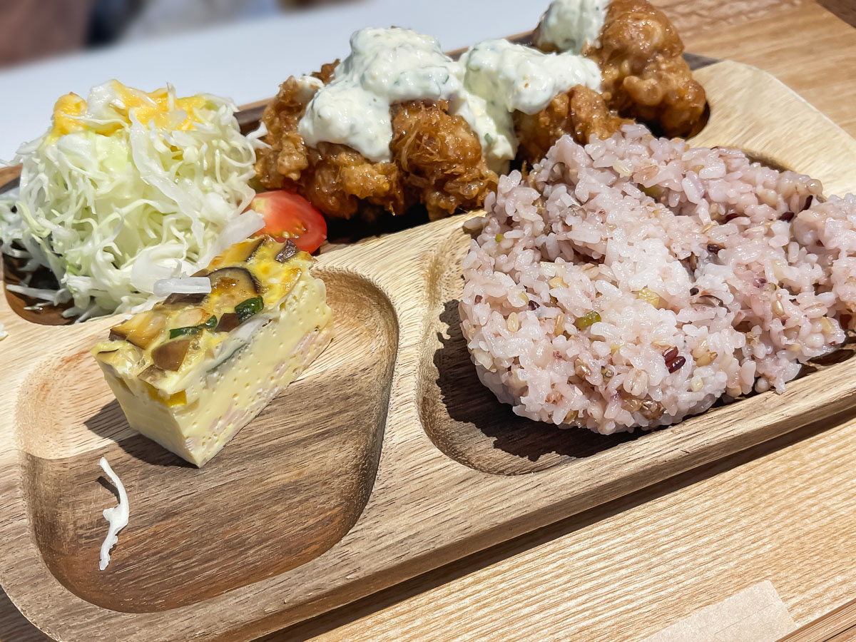 「タマチャンショップ」都城本店でチキン南蛮、牛すじの出汁香るまろやかカレー、唐揚げ食べた！／宮崎県都城