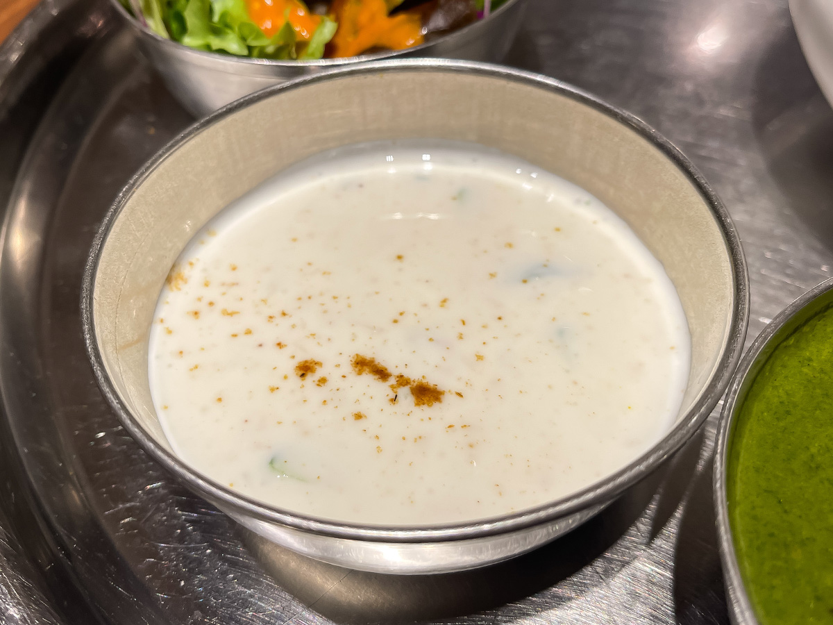 インド料理「ムンバイ」でバターチキン&ブラックペッパーチキンカレー、チキンビリヤニ食べた／MARK IS みなとみらい