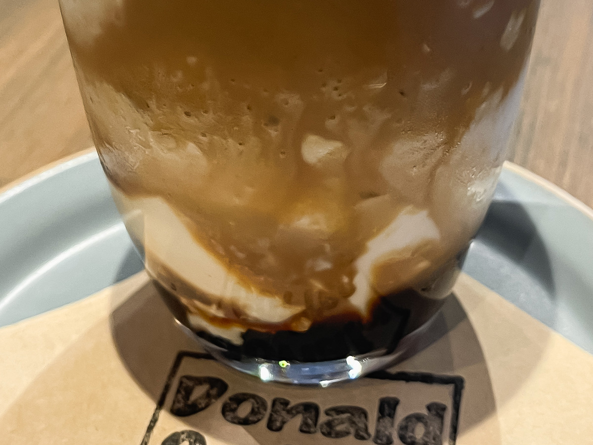 「ドナルドコーヒー」で、ドナルドラテとエスプレッソカクテルフラッペ飲んだよ!/宮崎県都城
