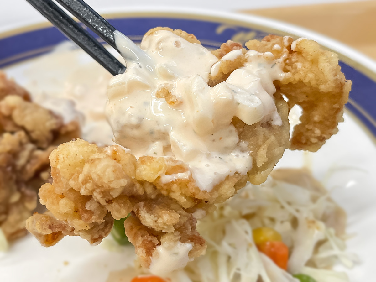 「レストラン ボノ」でチキン特製マヨソース、雨の日カレー(スパイシーポークカレー)食べた！／横浜第二合同庁舎