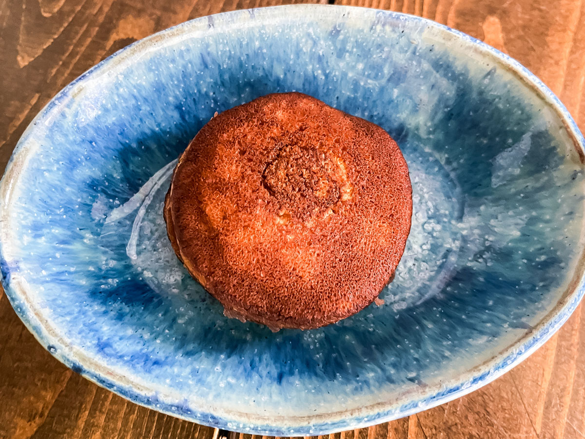 「梅月堂」の自家製ラムレーズンが入った大人などら焼き"ラムドラ"食べてみた!/鹿児島土産