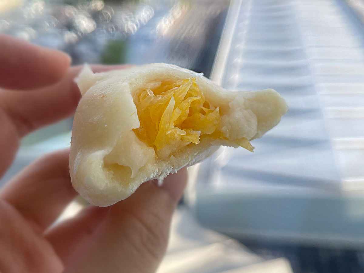 「もち菓子のかしはら」の八朔の果肉が入った"はっさく大福"食べてみた!/広島土産
