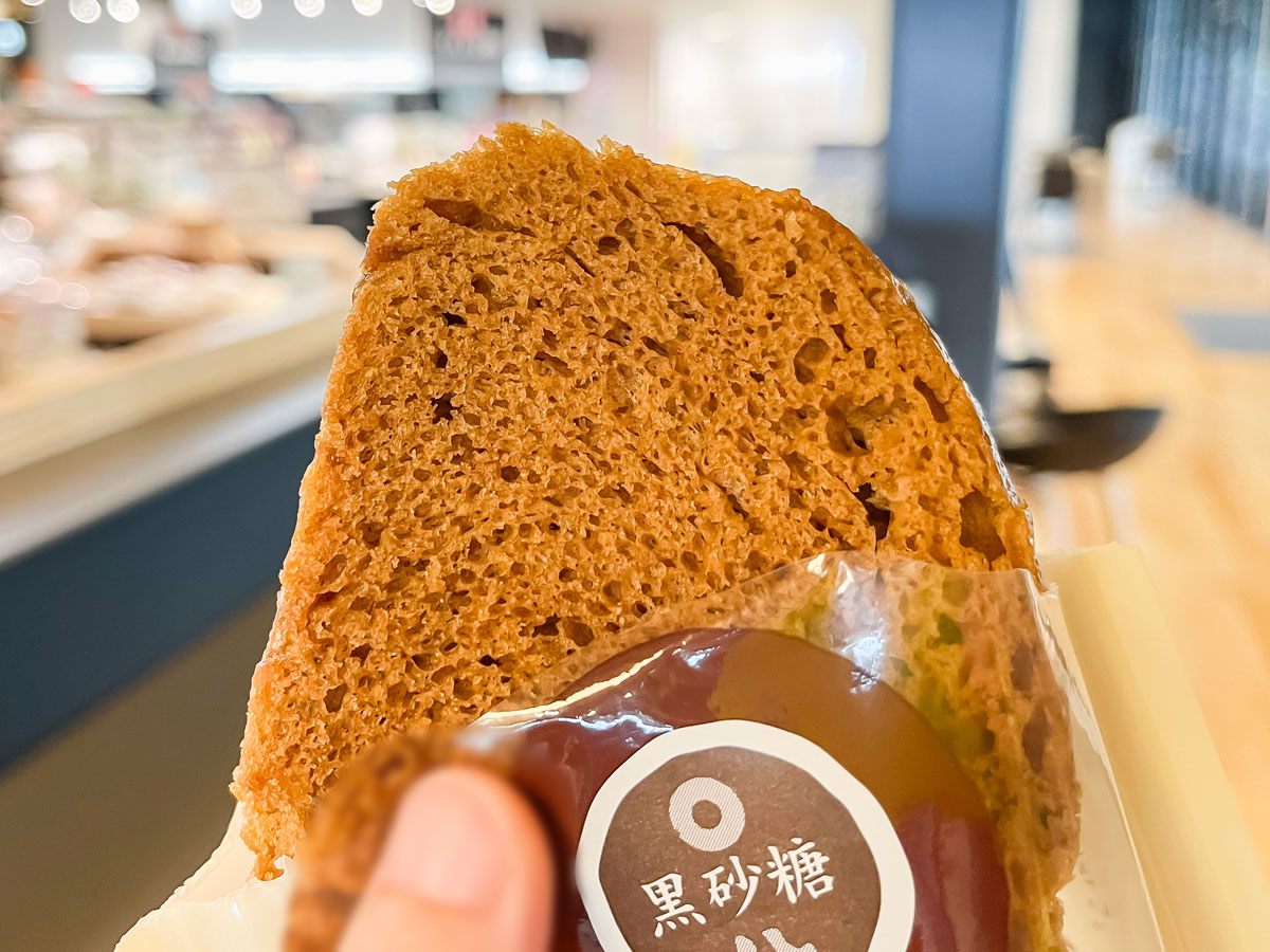 ふくれ菓子専門店「まるはち」の"ふくれ菓子(黒砂糖)"を食べたよ！／道の駅 都城NiQLL(ニクル)