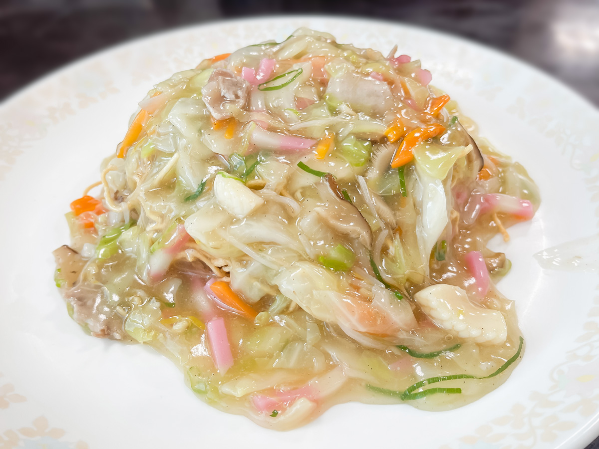 ふるさとレストラン「山形屋食堂」の揚げ麺とあんかけの"焼きそば"食べた!/鹿児島空港