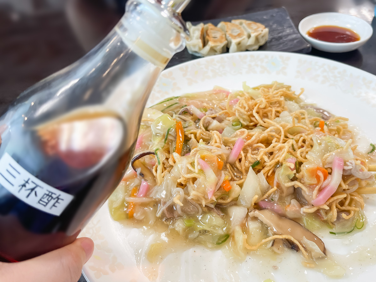 ふるさとレストラン「山形屋食堂」の揚げ麺とあんかけの"焼きそば"食べた!/鹿児島空港