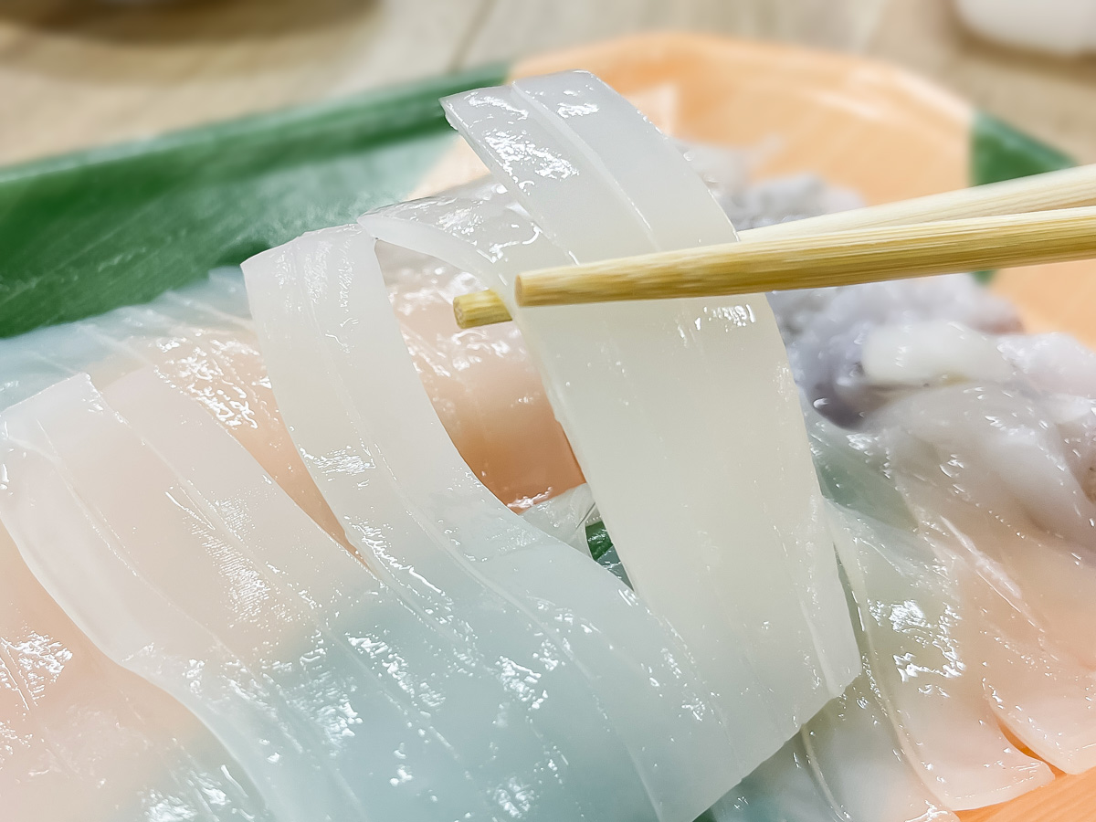 「境港水産物直売センター」で天然岩がき"夏輝"、白イカ、本まぐろ寿司、甘海老の刺身食べたよ！
