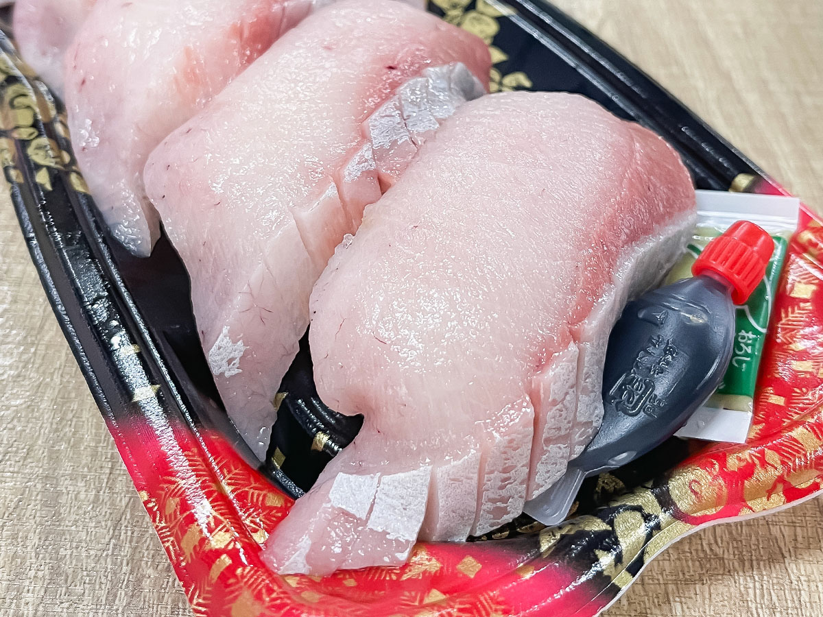 「境港水産物直売センター」で天然岩がき"夏輝"、白イカ、本まぐろ寿司、甘海老の刺身食べたよ！