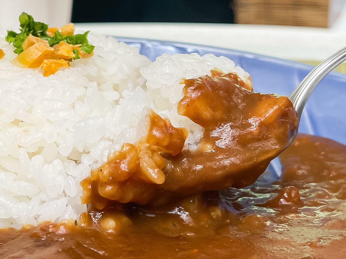 三段峡の「黒淵荘」でカレーライス、山女魚(ヤマメ)の串焼き食べたよ!/広島県安芸太田