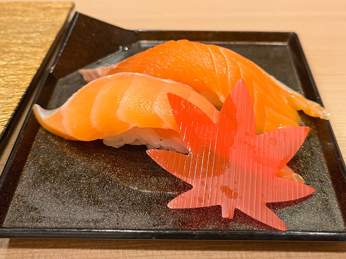 「活魚!! 寿司虎亭」でレタス巻き、青森サーモン、刺身盛り合せ"わだつみ"食べたよ！／宮崎県都城