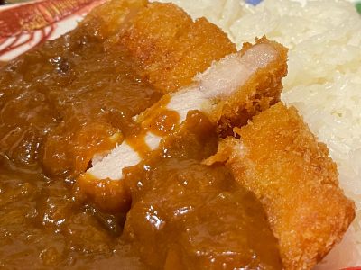 「新冠温泉ホテルヒルズ」でザンギ・タコサラダ・カツカレー・ホロシリ牛乳プリン食べたよ／北海道新冠