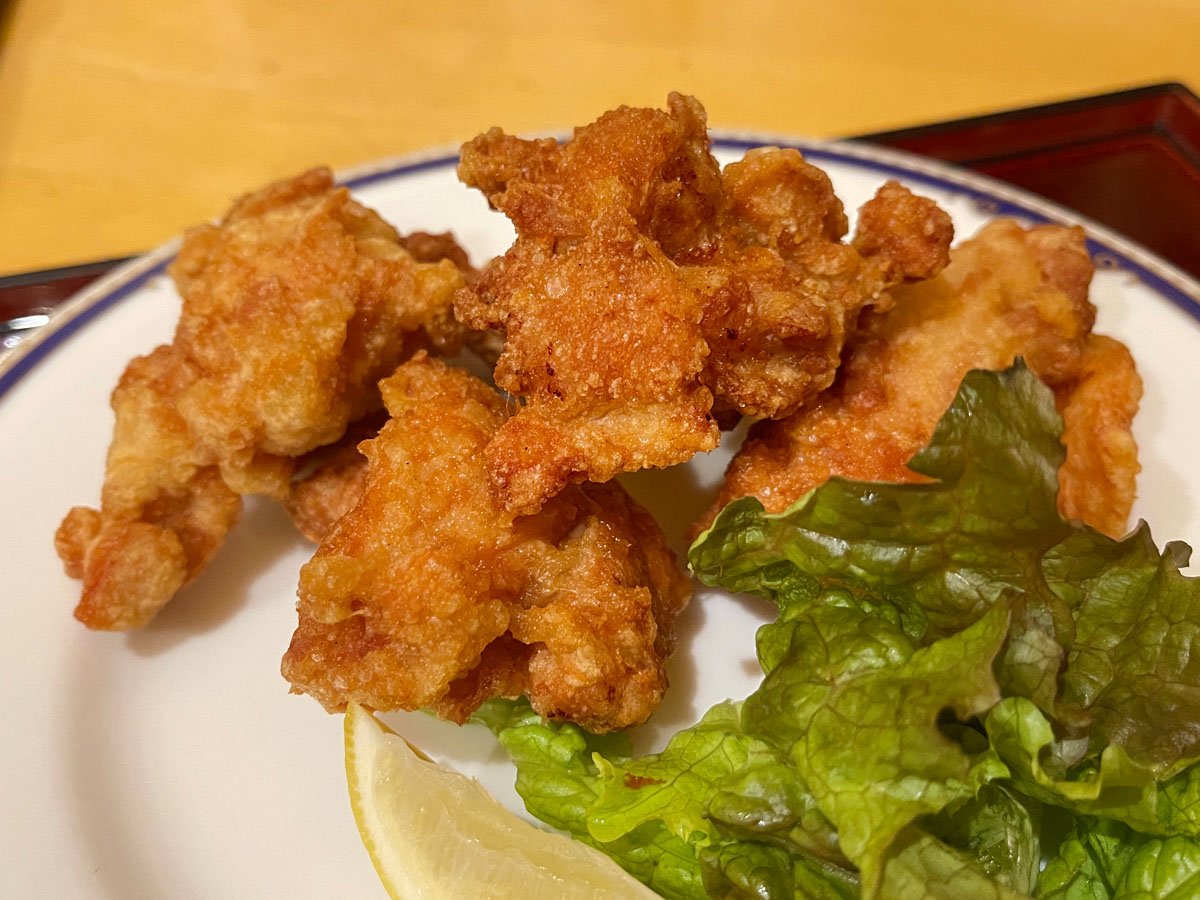 「新冠温泉ホテルヒルズ」でザンギ・タコサラダ・ホロシリ牛乳プリン食べたよ／北海道新冠