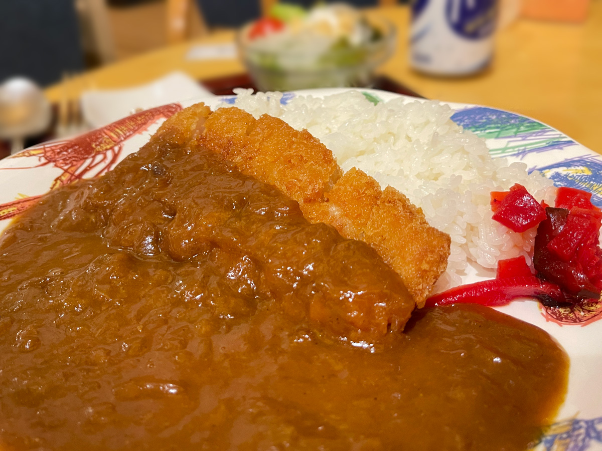 「新冠温泉ホテルヒルズ」でザンギ・タコサラダ・ホロシリ牛乳プリン食べたよ／北海道新冠