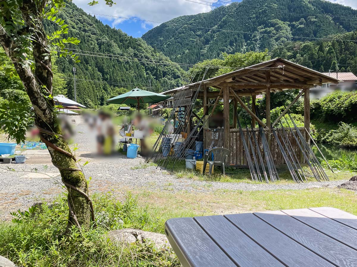 「湯来つり堀」で釣った"鮎"を焼いてもらって、おにぎりと食べたよ!/広島県湯来町