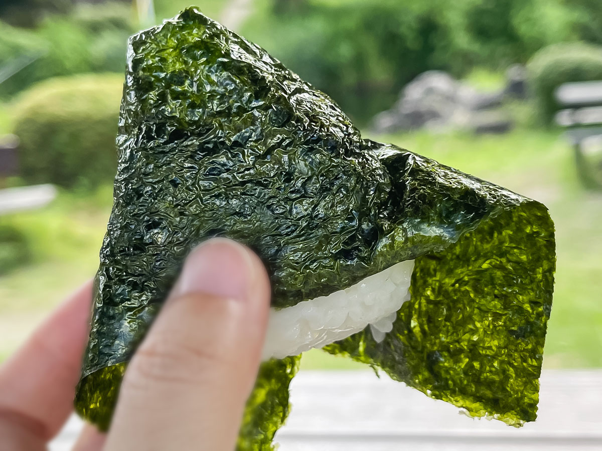 「湯来つり堀」で釣った"鮎"を焼いてもらって、おにぎりと食べたよ!/広島県湯来町