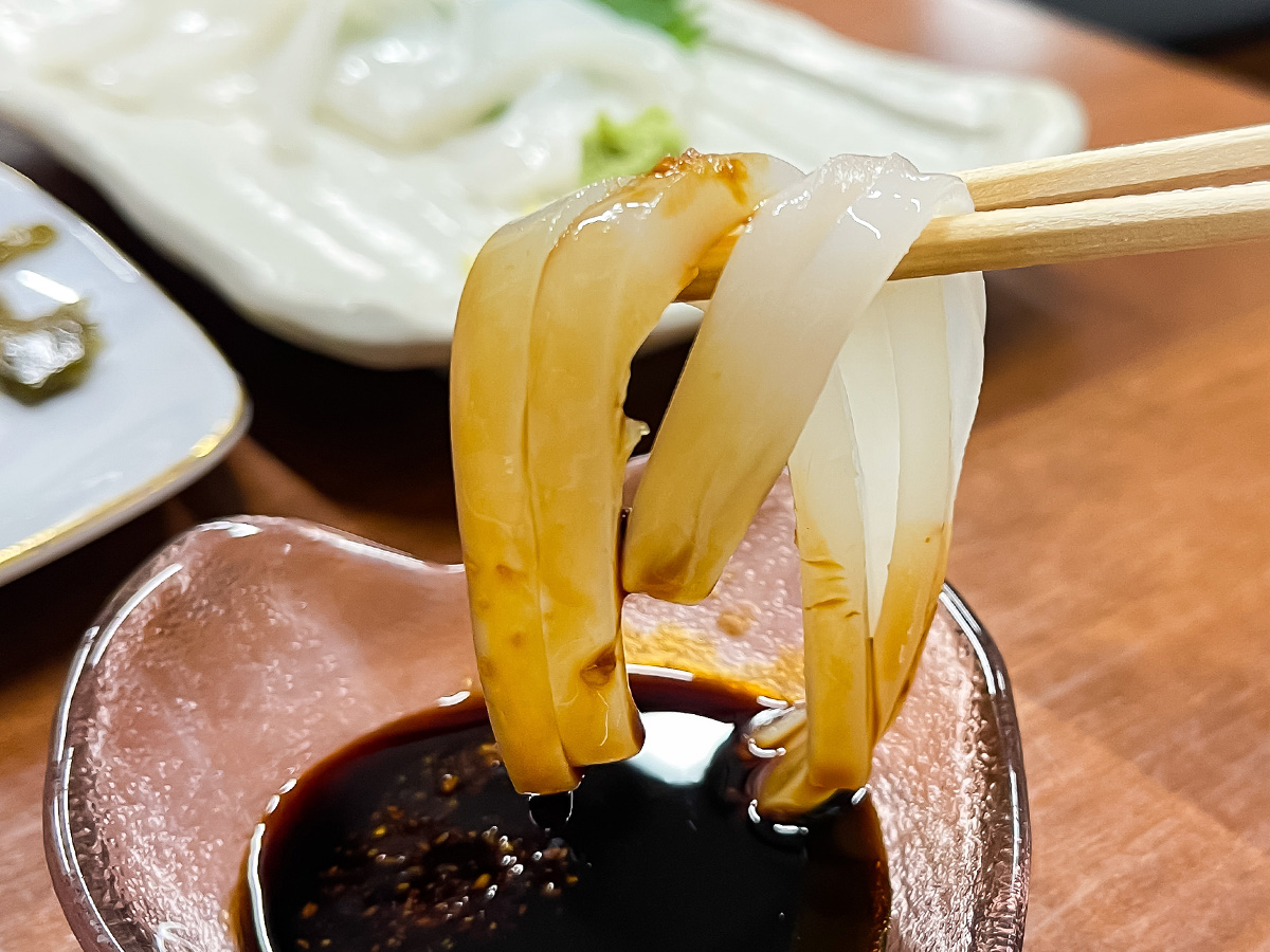 「ごよう松」で白バイ貝うま煮、白イカ刺身、宍道湖産しじみのおでん食べた／島根県松江カラコロ工房