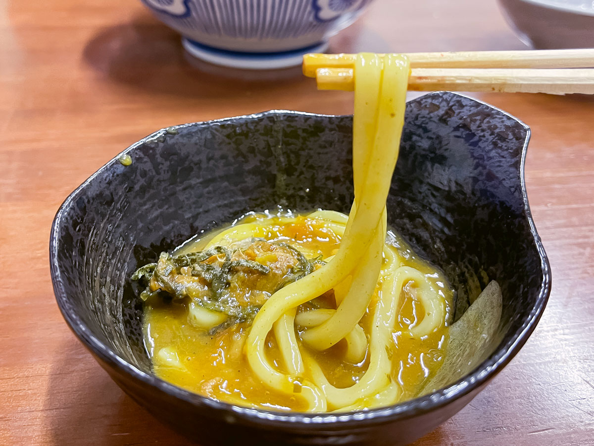 「ごよう松」で白バイ貝うま煮、白イカ刺身、宍道湖産しじみのおでん食べた／島根県松江カラコロ工房