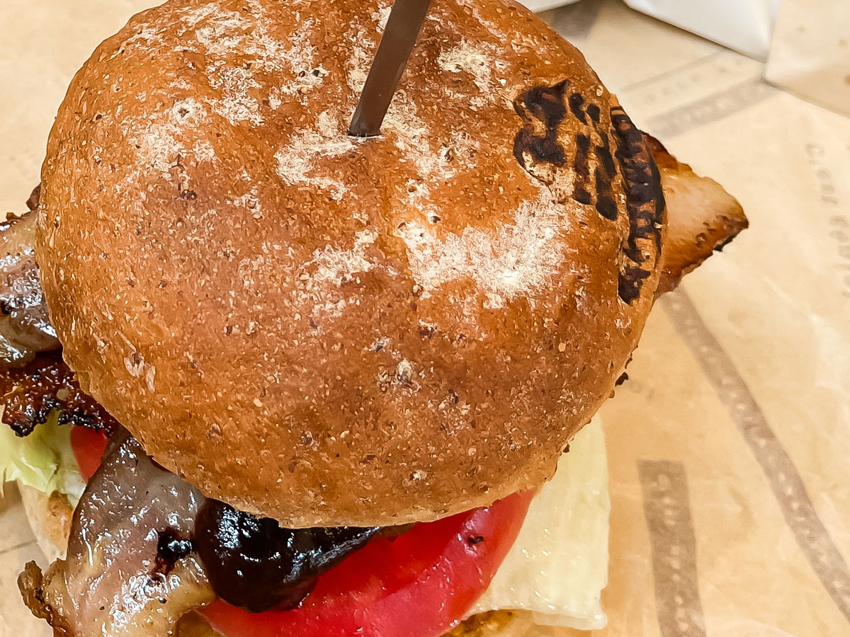 「MR.BURGER」でミスターバーガー、大山どりフライドチキン食べたよ！／鳥取県大山