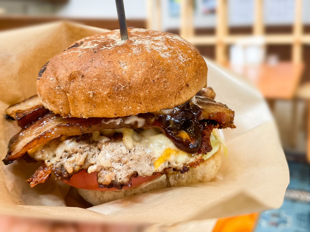 「MR.BURGER」でミスターバーガー、大山どりフライドチキン食べたよ！／鳥取県大山