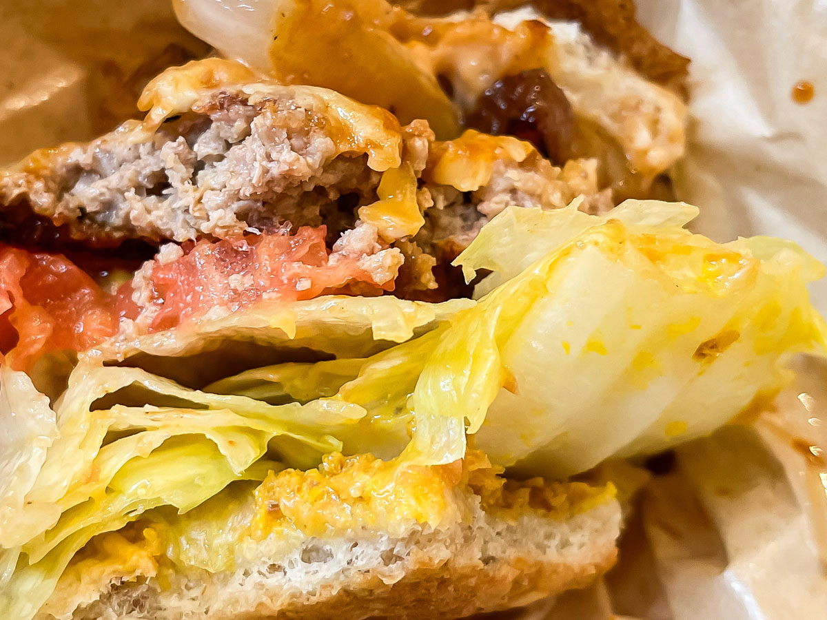 「MR.BURGER」でミスターバーガー、大山どりフライドチキン食べたよ！／鳥取県大山