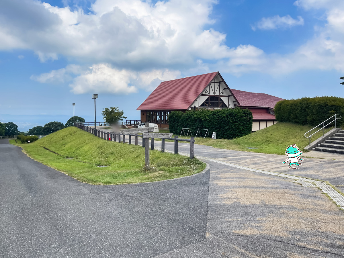 「大山まきば みるくの里」で白バラ牛乳を使用した特製ソフトクリーム食べたよ！／鳥取県大山