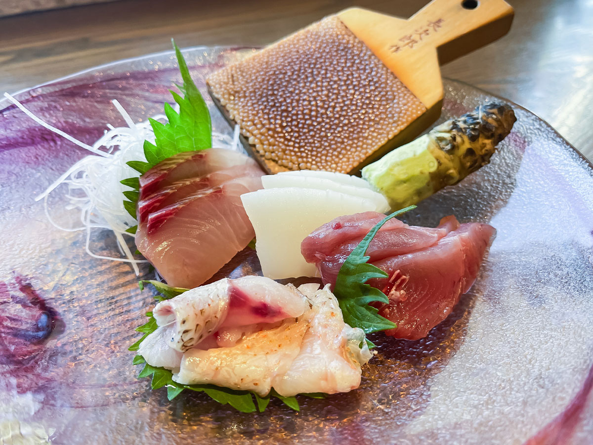 てまひま料理「根っこや」でうな平の"うなぎ蒲焼ハーフ"、鮎塩焼き、刺身盛(のどぐろ付)食べた!/島根県松江