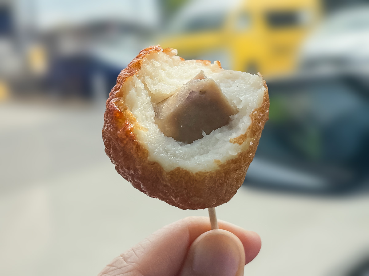 「月揚庵(つきあげあん)」のひとくちサイズのさつまあげ"つきあげどん"食べた！／鹿児島空港