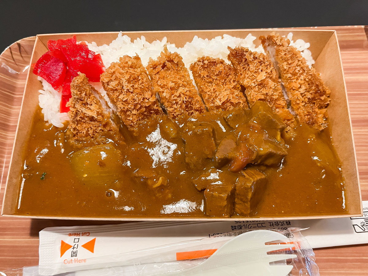 「PicNiQ」でとんかつピクニックカレー弁当食べたよ！／道の駅 都城NiQLL(ニクル)