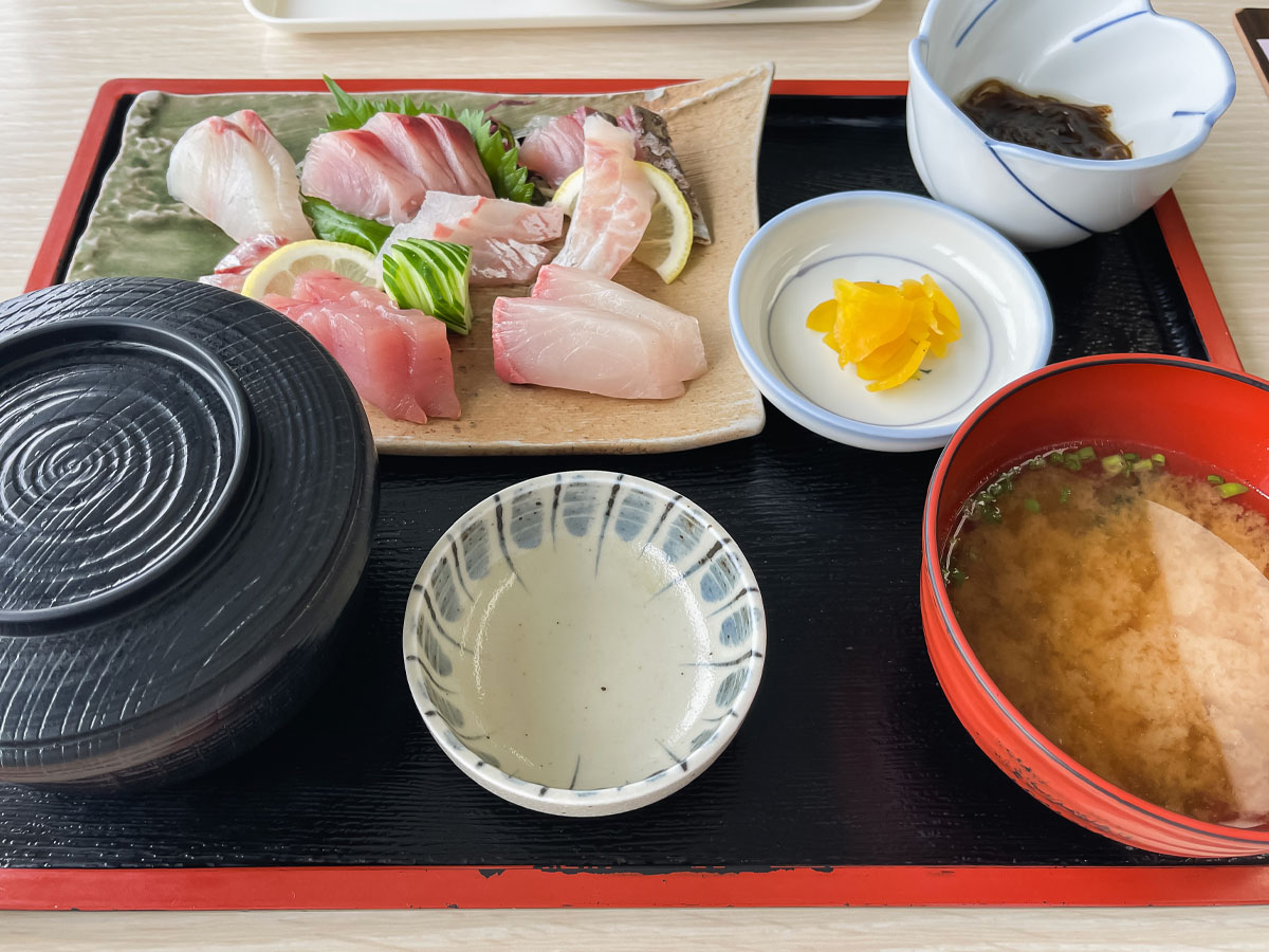 漁師の味「港あおしま」でハガツオやチヌ、カンパチが入った"青島どれ海鮮定食"食べたよ!/宮崎県青島