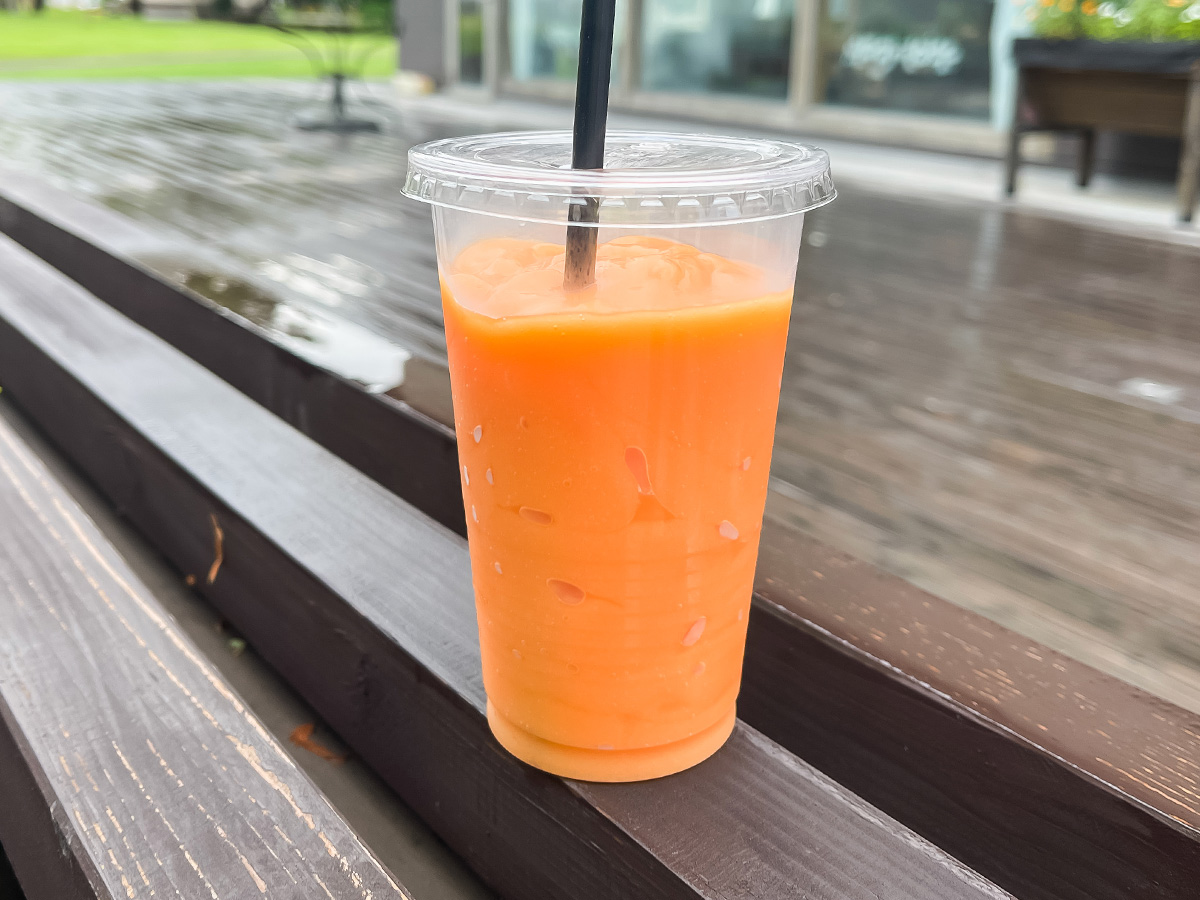 「パラボラチョカフェ」で完熟マンゴースムージーと完熟パパイアスムージー飲んだよ!/宮崎県宮交ボタニックガーデン青島内