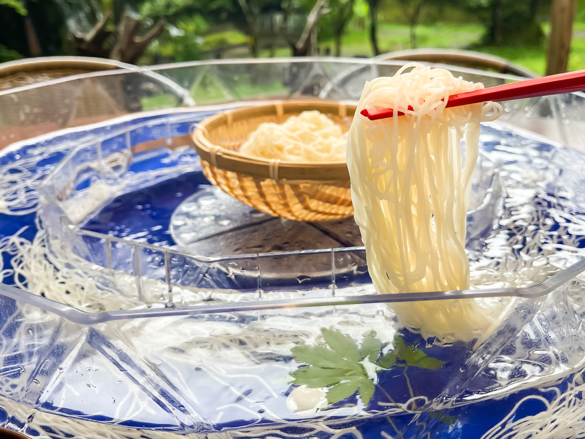 霧島水神郷「みたらしの滝」で、そうめん流しとマスの塩焼き膳食べたよ!/鹿児島県霧島市