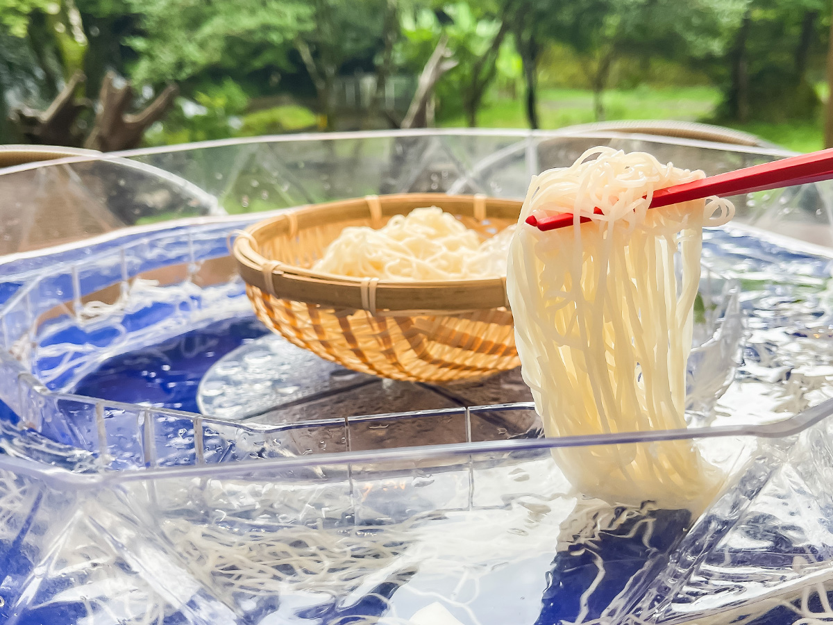 霧島水神郷「みたらしの滝」で、そうめん流しとマスの塩焼き膳食べたよ!/鹿児島県霧島市